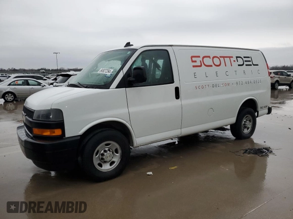 2020 Chevrolet Express Cargo Van with VIN 1GCWGAFP9L1241814, listed as a Copart auction lot 84927294 with 124,561 mi miles and Salvage Title. Bid and sale history available at carsss.com. Image 1.