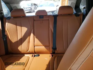 2017 BMW X5 M z VIN 5YMKT6C50H0U39034, wystawiony jako Copart lot #48776765 z przebiegiem 95 891 mil mil oraz Szkody całkowita. Historia ofert i sprzedaży dostępna na DreamBid. Obrazek 10.