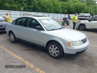 1999 Volkswagen Passat GLS with VIN WVWPD63B4XE505023, listed as a IAAI auction lot 42494578 with 149,760 mi miles and . Bid and sale history available at DreamBid. Image 1.