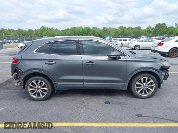 2017 Lincoln MKC Select z VIN 5LMCJ2C98HUL12189, wystawiony jako IAAI lot #42107839 z przebiegiem 158 179 mil mil oraz . Historia ofert i sprzedaży dostępna na DreamBid. Obrazek 14.