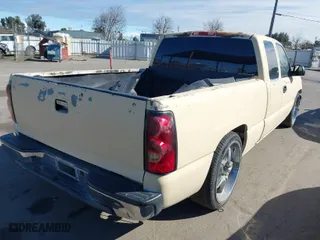 2003 Chevrolet Silverado 1500 LT with VIN 2GCEC19T831133145, listed as a IAAI auction lot 41484184 with 136,153 mi miles. Bid and sale history available at carsss.com. Image 4.