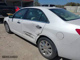 2011 Lincoln MKZ with VIN 3LNHL2GC2BR752903, listed as a IAAI auction lot 41758756 with 100,686 mi miles. Bid and sale history available at carsss.com. Image 6.