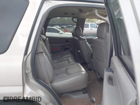 2004 Chevrolet Tahoe LT z VIN 1GNEC13Z34J258811, wystawiony jako IAAI lot #41710156 z przebiegiem 322 462 mil mil oraz . Historia ofert i sprzedaży dostępna na DreamBid. Obrazek 8.