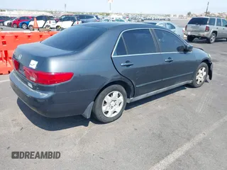 2005 Honda Accord LX z VIN 1HGCM56405A141551, wystawiony jako IAAI lot #42754807 z przebiegiem 251 759 mil mil oraz . Historia ofert i sprzedaży dostępna na DreamBid. Obrazek 4.