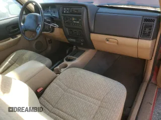 2000 Jeep Cherokee SE with VIN 1J4FF27S8YL173099, listed as a Copart auction lot 86200574 with 204,394 mi miles and Clean title. Bid and sale history available at DreamBid. Image 8.