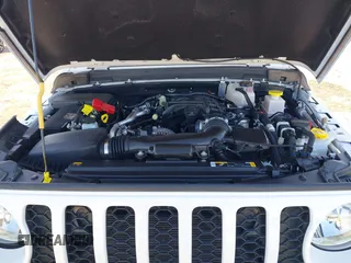 2023 Jeep Gladiator Willys z VIN 1C6HJTAGXPL528674, wystawiony jako IAAI lot #41376339 z przebiegiem 7 102 mil mil oraz . Historia ofert i sprzedaży dostępna na DreamBid. Obrazek 10.