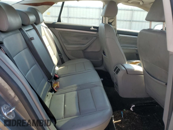 2007 Volkswagen Jetta 2.5 z VIN 3VWSF71K77M092907, wystawiony jako Copart lot #46819635 z przebiegiem 234 826 mil mil oraz Nie do naprawy • Non repairable. Historia ofert i sprzedaży dostępna na DreamBid. Obrazek 11.