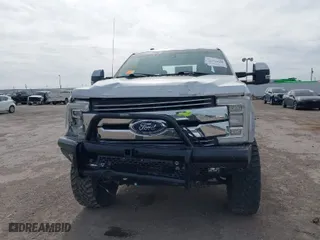 2017 Ford Super Duty F-250 SRW Lariat with VIN 1FT7W2BTXHED57250, listed as a IAAI auction lot 41724650 with 88,796 mi miles. Bid and sale history available at carsss.com. Image 12.