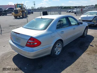 2005 Mercedes-Benz E-Class 3.2L with VIN WDBUF65J15A669561, listed as a IAAI auction lot 41888887 with 87,317 mi miles. Bid and sale history available at carsss.com. Image 4.