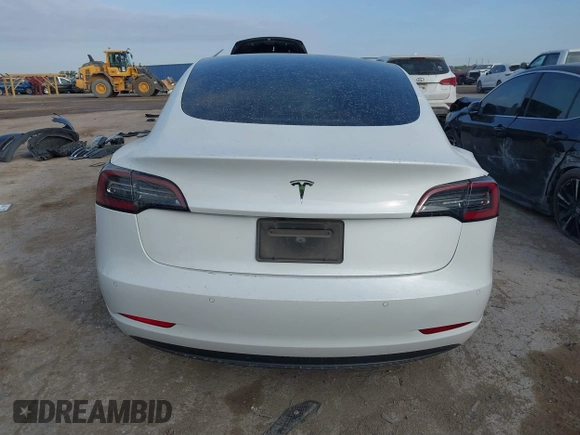 2020 Tesla Model 3 Standard Range Plus z VIN 5YJ3E1EA1LF660611, wystawiony jako IAAI lot #41856495 z przebiegiem 141 086 mil mil oraz . Historia ofert i sprzedaży dostępna na DreamBid. Obrazek 15.