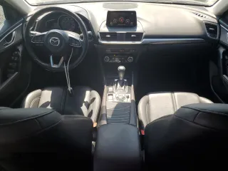 2018 Mazda 3 Touring z VIN 3MZBN1L33JM235106, wystawiony jako Copart lot #58272365 z przebiegiem 28 844 mil mil oraz Szkoda całkowita • Salvage title. Historia ofert i sprzedaży dostępna na DreamBid. Obrazek 8.