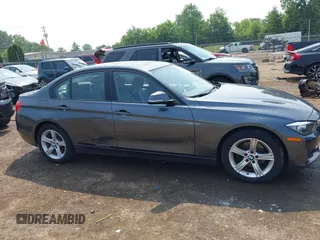 2014 BMW 3 Series 320i xDrive с VIN WBA3C3G53ENS70998, выставлен на аукционе IAAI как лот 42474316 с пробегом 91 411 миль миль и . История ставок и продаж доступна на DreamBid. Изображение 13.