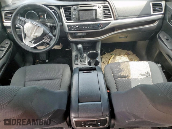 2018 Toyota Highlander LE with VIN 5TDZARFH2JS038835, listed as a Copart auction lot 57918435 with 100,027 mi miles and Salvage title. Bid and sale history available at DreamBid. Image 8.