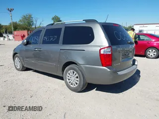 2010 Kia Sedona LX with VIN KNDMG4C34A6357531, listed as a IAAI auction lot 40493225 with 174,529 mi miles. Bid and sale history available at carsss.com. Image 3.