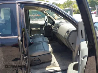 2006 Ford F-150 XL z VIN 1FTRF12266NA93922, wystawiony jako IAAI lot #42297444 z przebiegiem 189 094 mil mil oraz . Historia ofert i sprzedaży dostępna na DreamBid. Obrazek 5.