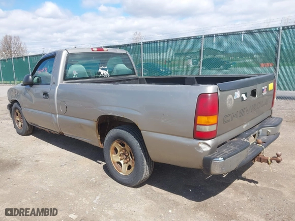 2000 Chevrolet Silverado 1500 with VIN 1GCEC14V2YE369725, listed as a IAAI auction lot 42088751 with 390,344 mi miles. Bid and sale history available at carsss.com. Image 3.