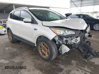 2015 Ford Escape Titanium с VIN 1FMCU0J91FUA27610, выставлен на аукционе IAAI как лот 42095995 с пробегом 122 521 миль миль и . История ставок и продаж доступна на DreamBid. Изображение 1.