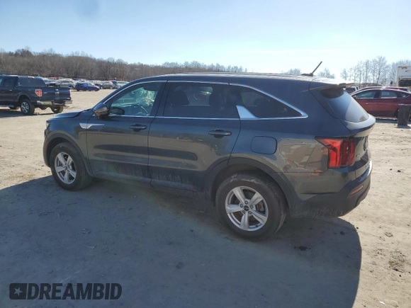 2022 Kia Sorento LX z VIN 5XYRGDLC3NG159872, wystawiony jako Copart lot #47370805 z przebiegiem 21 328 mil mil oraz Szkoda całkowita • Salvage title. Historia ofert i sprzedaży dostępna na DreamBid. Obrazek 2.