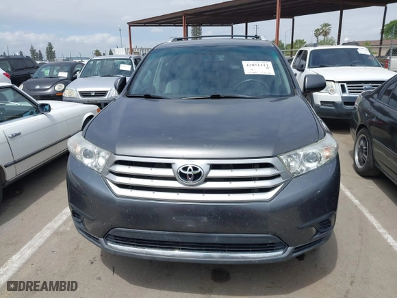 2011 Toyota Highlander with VIN 5TDZK3EH8BS027822, listed as a IAAI auction lot 42051111 with 174,290 mi miles. Bid and sale history available at carsss.com. Image 12.