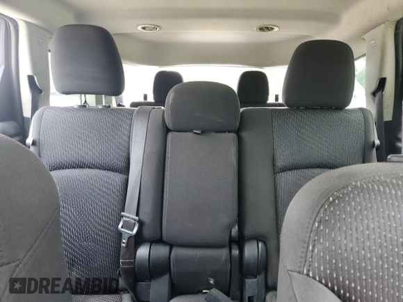 2017 Dodge Journey SE z VIN 3C4PDCAB5HT568425, wystawiony jako Copart lot #57080225 z przebiegiem 120 197 mil mil oraz Czysty tytuł • Clean title. Historia ofert i sprzedaży dostępna na DreamBid. Obrazek 10.