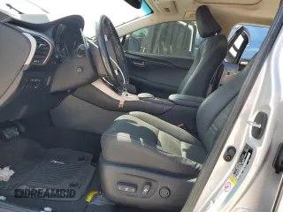 2017 Lexus NX 200t z VIN JTJYARBZ5H2065679, wystawiony jako Copart lot #53501985 z przebiegiem 87 884 mil mil oraz Szkoda całkowita • Salvage title. Historia ofert i sprzedaży dostępna na DreamBid. Obrazek 7.