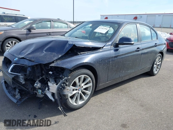 2016 BMW 3 Series 320i xDrive z VIN WBA8A3C50GK689560, wystawiony jako IAAI lot #41761594 z przebiegiem 86 453 mil mil oraz . Historia ofert i sprzedaży dostępna na DreamBid. Obrazek 17.