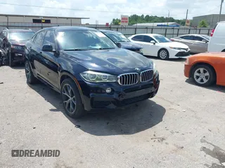 2015 BMW X6 xDrive50i z VIN 5UXKU6C57F0F94278, wystawiony jako IAAI lot #42527246 z przebiegiem 120 182 mil mil oraz . Historia ofert i sprzedaży dostępna na DreamBid. Obrazek 1.