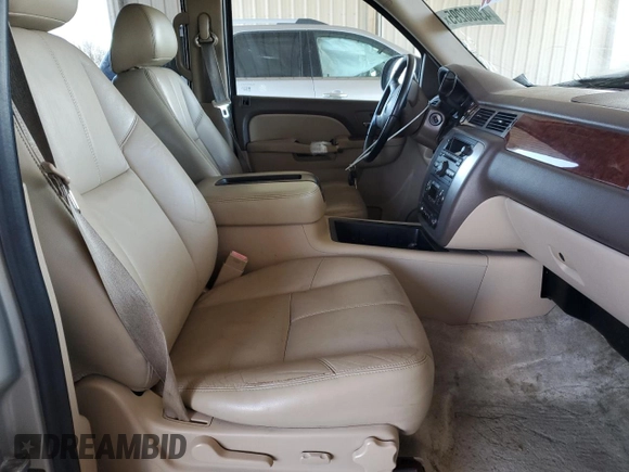 2014 GMC Yukon XL SLT with VIN 1GKS1KE09ER188163, listed as a Copart auction lot 43008295 with 99,479 mi miles and Salvage Title. Bid and sale history available at carsss.com. Image 7.