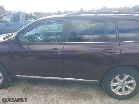 2011 Toyota Highlander with VIN 5TDBK3EH8BS059381, listed as a IAAI auction lot 41894262 with 138,520 mi miles. Bid and sale history available at carsss.com. Image 14.