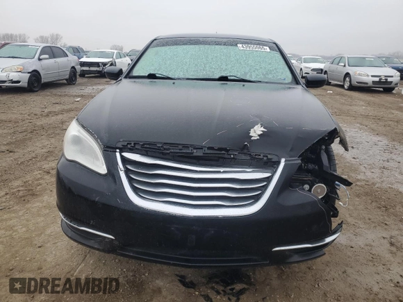 2013 Chrysler 200 Touring z VIN 1C3CCBBB6DN539475, wystawiony jako Copart lot #43955965 z przebiegiem 129 207 mil mil oraz Szkoda całkowita • Salvage title. Historia ofert i sprzedaży dostępna na DreamBid. Obrazek 5.