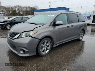 2011 Toyota Sienna SE with VIN 5TDXK3DC9BS135900, listed as a Copart auction lot 53864965 with 217,198 mi miles and Salvage Title. Bid and sale history available at DreamBid. Image 1.