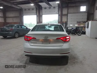 2016 Hyundai Sonata SE z VIN 5NPE24AF6GH377178, wystawiony jako IAAI lot #42522399 z przebiegiem 138 743 mil mil oraz . Historia ofert i sprzedaży dostępna na DreamBid. Obrazek 16.