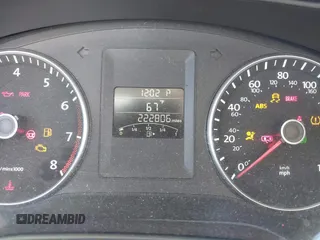 2014 Volkswagen Jetta Sedan SE w/Connectivity with VIN 3VWD07AJ5EM382352, listed as a IAAI auction lot 41722041 with 222,806 mi miles. Bid and sale history available at carsss.com. Image 7.