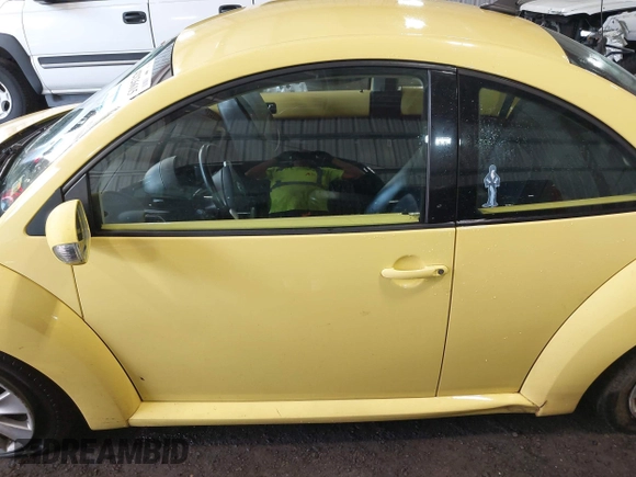 2009 Volkswagen Beetle S with VIN 3VWPW31C59M518927, listed as a IAAI auction lot 42126615 with 147,438 mi miles and . Bid and sale history available at DreamBid. Image 14.