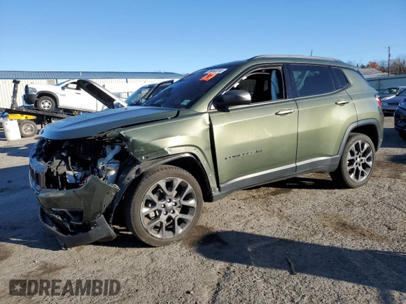 2021 Jeep Compass 80th Anniversary z VIN 3C4NJDEB6MT554656, wystawiony jako Copart lot #79352014 z przebiegiem 84 561 mil mil oraz Szkoda całkowita • Salvage title. Historia ofert i sprzedaży dostępna na DreamBid. Obrazek 1.
