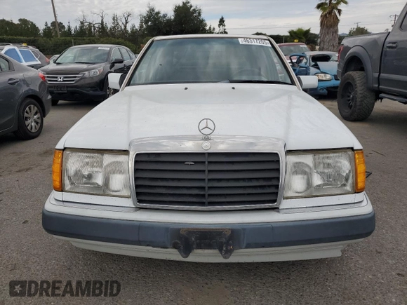 1992 Mercedes-Benz 400 E z VIN WDBEA34E9NB732177, wystawiony jako Copart lot #46317205 z przebiegiem 254 133 mil mil oraz Czysty tytuł • Clean title. Historia ofert i sprzedaży dostępna na DreamBid. Obrazek 5.