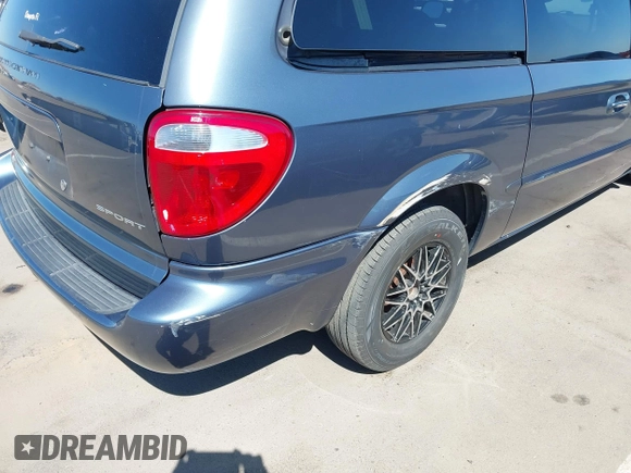 2001 Dodge Caravan Sport with VIN 2B4GP44351R298698, listed as a IAAI auction lot 42035781 with 203,496 mi miles and . Bid and sale history available at DreamBid. Image 17.