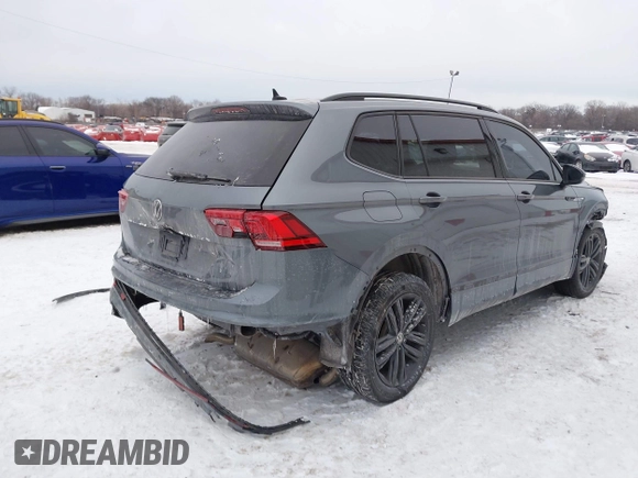 2022 Volkswagen Tiguan SE R-Line Black z VIN 3VVCB7AX9NM024296, wystawiony jako IAAI lot #41592795 z przebiegiem 45 308 mil mil oraz . Historia ofert i sprzedaży dostępna na DreamBid. Obrazek 4.