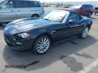 2019 FIAT 124 Spider Lusso z VIN JC1NFAEK6K0143183, wystawiony jako IAAI lot #42173832 z przebiegiem 3 574 mil mil oraz . Historia ofert i sprzedaży dostępna na DreamBid. Obrazek 17.