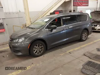 2020 Chrysler Voyager LXi z VIN 2C4RC1DG3LR151663, wystawiony jako IAAI lot #41817756 z przebiegiem 119 517 mil mil oraz . Historia ofert i sprzedaży dostępna na DreamBid. Obrazek 17.
