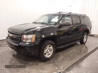 2007 Chevrolet Suburban LTZ with VIN 1GNFK16367R231896, listed as a IAAI auction lot 41979944 with 202,137 mi miles. Bid and sale history available at carsss.com. Image 2.