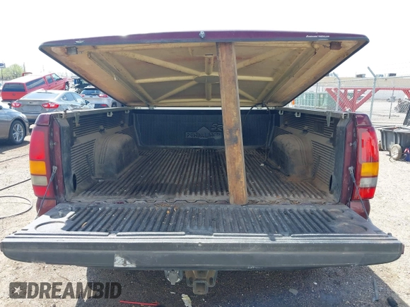 2001 Chevrolet Silverado 1500 LS with VIN 2GCEC19T311199096, listed as a IAAI auction lot 41919758 with 130,632 mi miles. Bid and sale history available at carsss.com. Image 18.