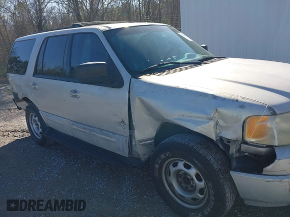 2004 Ford Expedition Special Service with VIN 1FMRU15W64LA44633, listed as a IAAI auction lot 41719498 with 109,005 mi miles. Bid and sale history available at carsss.com. Image 6.