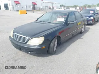 2001 Mercedes-Benz S 320/430/500 z VIN WDBNG75J81A155496, wystawiony jako IAAI lot #42462708 z przebiegiem Nie podano mil oraz . Historia ofert i sprzedaży dostępna na DreamBid. Obrazek 2.