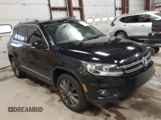 2013 Volkswagen Tiguan SE z VIN WVGBV7AX3DW508802, wystawiony jako IAAI lot #41471406 z przebiegiem 102 426 mil mil oraz . Historia ofert i sprzedaży dostępna na DreamBid. Obrazek 1.