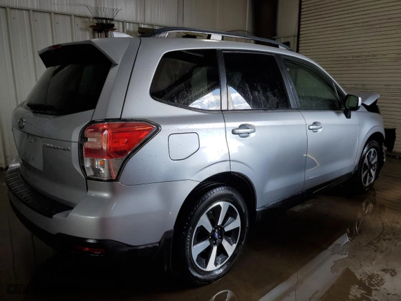 2018 Subaru Forester Premium with VIN JF2SJAGC9JH479454, listed as a Copart auction lot 53304035 with 40,621 mi miles and Salvage Title. Bid and sale history available at carsss.com. Image 3.