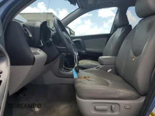 2008 Toyota RAV4 Limited z VIN JTMBD31V085213294, wystawiony jako Copart lot #65047915 z przebiegiem 165 860 mil mil oraz Czysty tytuł • Clean title. Historia ofert i sprzedaży dostępna na DreamBid. Obrazek 7.