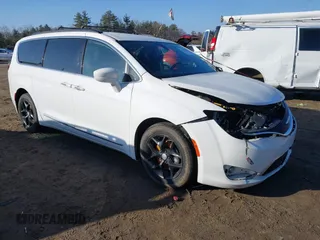 2017 Chrysler Pacifica Touring L with VIN 2C4RC1BG5HR784868, listed as a IAAI auction lot 41791877 with 89,679 mi miles and . Bid and sale history available at DreamBid. Image 1.