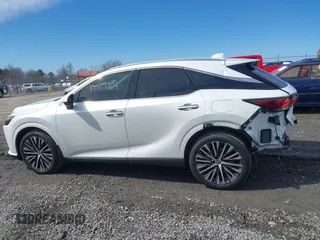 2023 Lexus RX 350 с VIN 2T2BAMCAXPC035688, выставлен на аукционе IAAI как лот 41747819 с пробегом 4 010 миль миль и . История ставок и продаж доступна на DreamBid. Изображение 14.