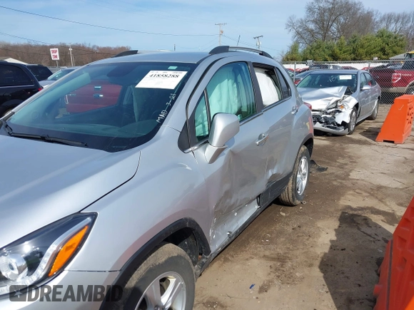 2018 Chevrolet Trax LT with VIN KL7CJLSBXJB687047, listed as a IAAI auction lot 41858288 with 65,113 mi miles. Bid and sale history available at carsss.com. Image 6.